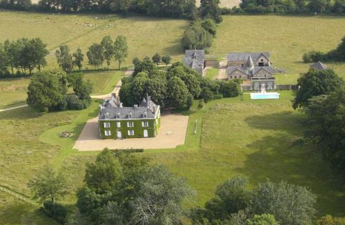Daon Bed & Breakfast | Château des Lutz