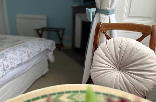 Saint-Mars-du-Desert Bed & Breakfast | Château du Perray – Marquise Comfort Room with Shared Pool