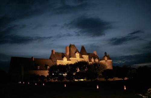 Louvaines Bed & Breakfast | Château du Hardas