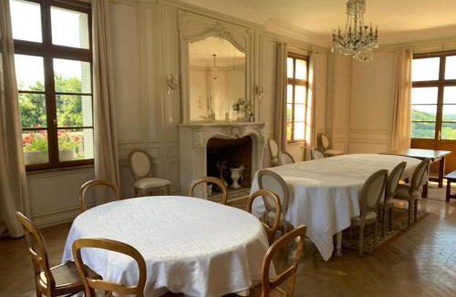 Guny Bed & Breakfast | Château du Mont de Guny