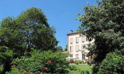 Montaut-Ariege House | Château du Pegulier Location Intégrale