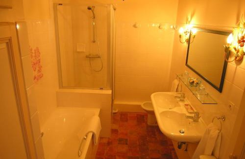 La Jaille-Yvon Bed & Breakfast | Château du Plessis - Anjou