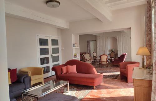 Roussillon-en-Morvan Villa | Château du Pommoy