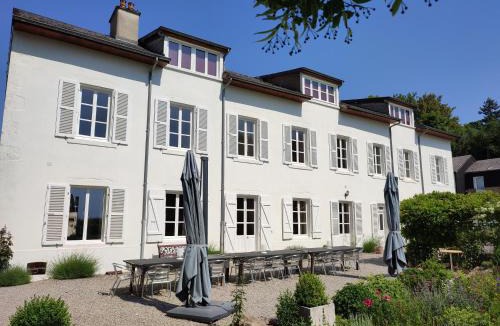 Roussillon-en-Morvan Villa | Château du Pommoy