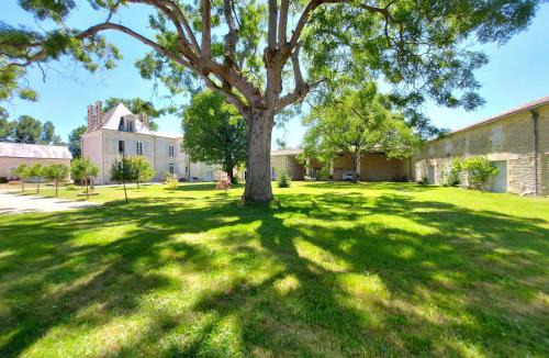 Marsais Villa | Château EMILE HAROCH