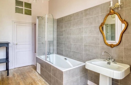 Pleurs Other | Château en Campagne