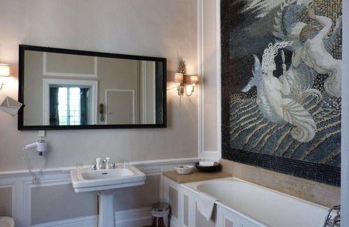 Arpaillargues-et-Aureillac Hotel | Château d'Arpaillargues