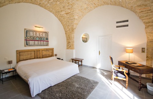 Arpaillargues-et-Aureillac Hotel | Château d'Arpaillargues