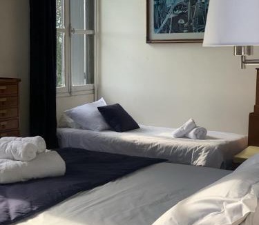 Saint-Genies-des-Mourgues Bed & Breakfast | Château Sainte Colombe - Chambres