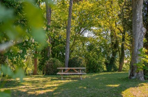 Saint-Gervais-sur-Roubion Bed & Breakfast | Château de Marrets