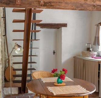 Saint-Gervais-sur-Roubion Bed & Breakfast | Château de Marrets