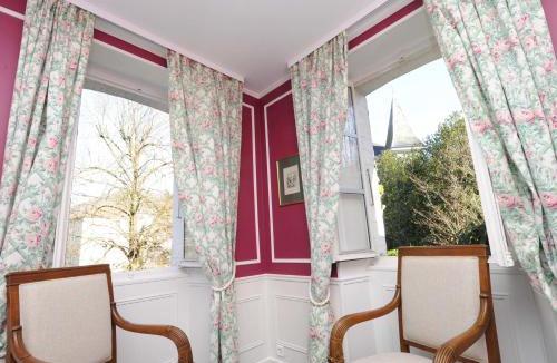 Eybens Hotel | Château Hôtel, Restaurant & Spa De La Commanderie