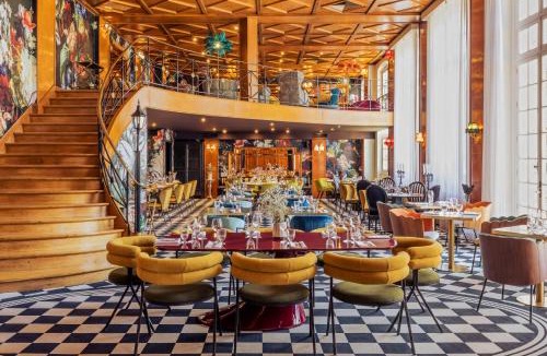 Montvillargenne Hotel | Château Jeanne & The Forest - Château de Montvillargenne