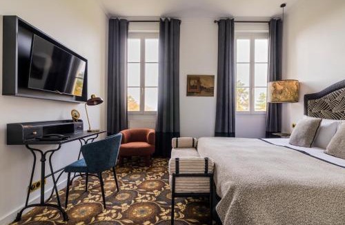 Montvillargenne Hotel | Château Jeanne & The Forest - Château de Montvillargenne
