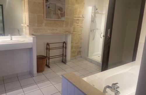 Virsac Hotel | Château Julie