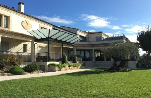 Lussac House | Château la Rose Perriere