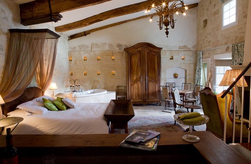 Lussac Bed & Breakfast | Château Latour Segur Suites & Spa