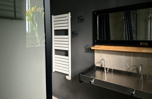 Quesnoy-le-Montant House | Château Le Bas Bleu, Independence House: 12p