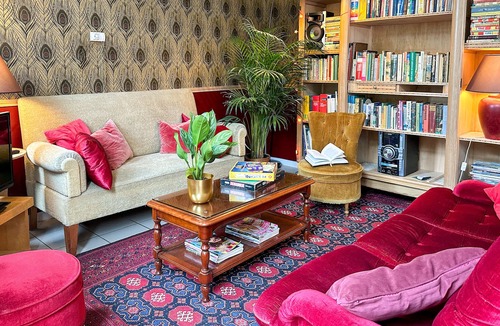 Quesnoy-le-Montant House | Château Le Bas Bleu, Independence House: 12p