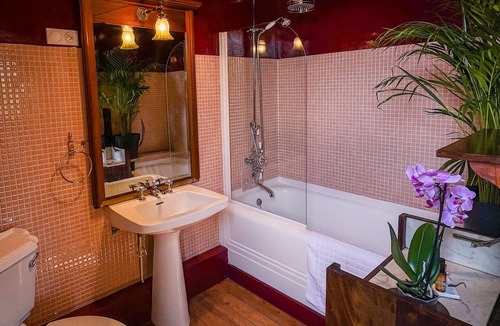 Quesnoy-le-Montant Bed & Breakfast | Château Le Bas Bleu, Chambre Sarah Bernhardt