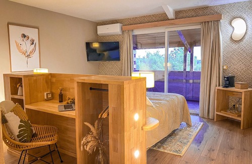 Gruissan Bed & Breakfast | Château le Bouïs