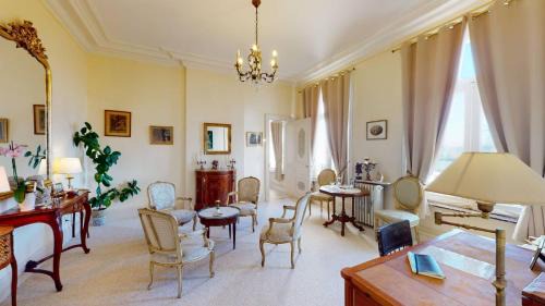 Wailly-Beaucamp Bed & Breakfast | Château "Le Castel des Anges"