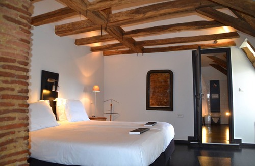 Mouleydier Hotel | Château les Merles