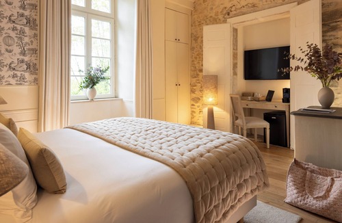 Charols Hotel | Château les Oliviers de Salettes