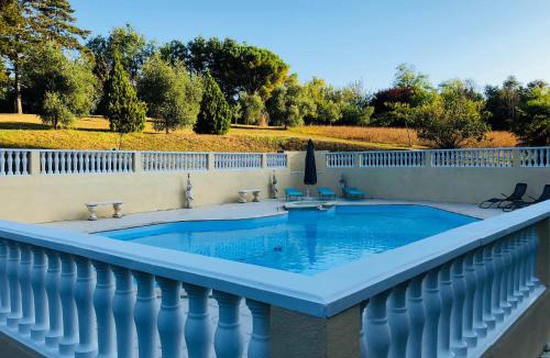 Clairac House | Château Logis de Roche