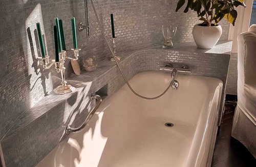 Parthenay House | Château Maranne