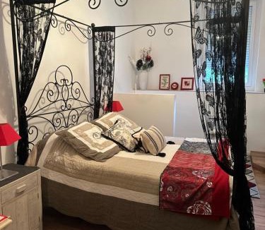 Labastide-Rouairoux House | Château Mesdames