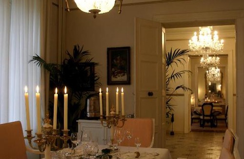 Vic-sur-Seille Bed & Breakfast | Château Mesny