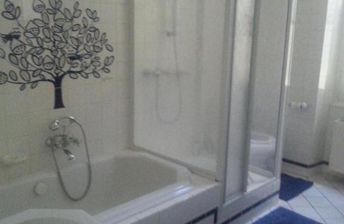 Vic-sur-Seille Bed & Breakfast | Château Mesny