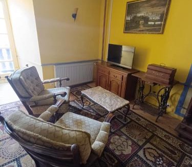 Montegut Bed & Breakfast | Château Montégut Tour médiévale avec vue Pyrénées