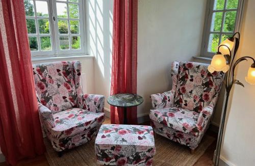 Planquery Bed & Breakfast | Château Normandy - Viking Heritage, Pet Friedly