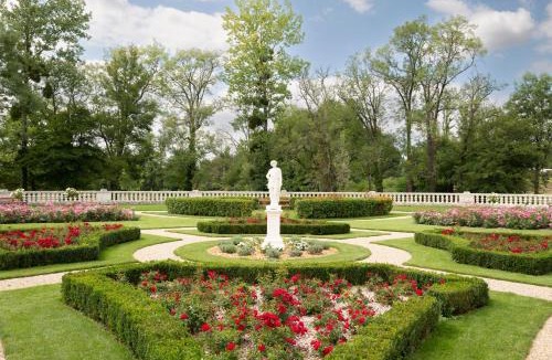 Nieuil Hotel | Château Optical Center