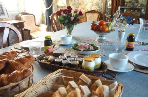 Lencloitre Bed & Breakfast | Château Picol entre Futuroscope et Châteaux de la Loire