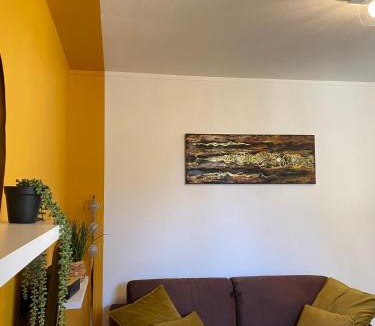 Saint-Amand-en-Puisaye Apartment | Château, poteries, vins et randonnées 2