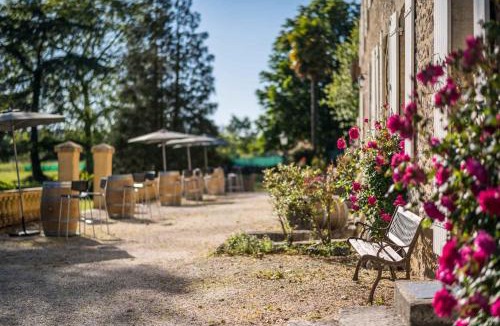 Villefranche-de-Lonchat Bed & Breakfast | Château Puygrenier