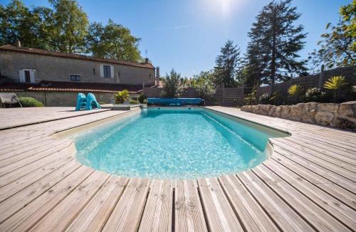Villefranche-de-Lonchat Bed & Breakfast | Château Puygrenier