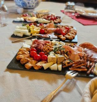 Saint-Saturnin Bed & Breakfast | Château royal de Saint-Saturnin