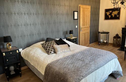 Neuilly-le-Real Bed & Breakfast | Château Ségot
