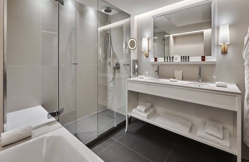 Montlucon Hotel | Château Saint-Jean