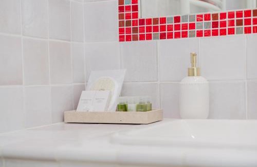 Montfavet Bed & Breakfast | Château Saint Perret