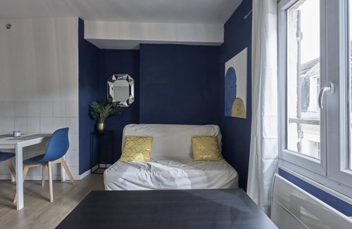 Chateau-Thierry Apartment | Château Saphir - T2 Spacious inner-city location