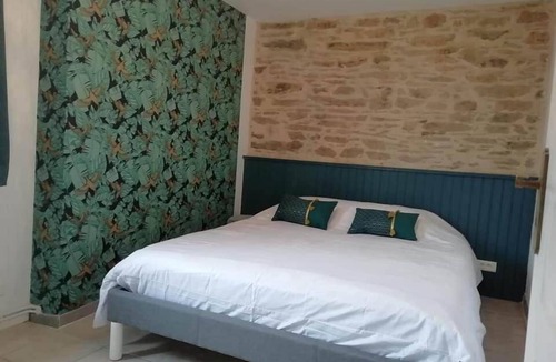 Soudan House | Châteaubriant Cottage Large family stay & pool access –Les Gîtes du Petit Marcel