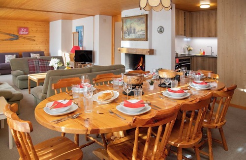 Wengen Apartment | Chäs Gruebi Apt.S by Interhome