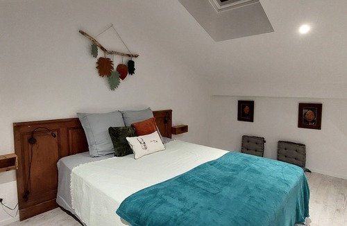 Le Poire-sur-Vie Bed & Breakfast | Chêne en campagne. Breakfast included. Llama breeding