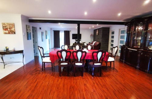Sainte-Lucie-des-Laurentides Cottage | Cheerful vast 5 bedrooms single level house with lake access