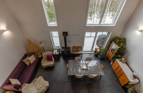 Sainte-Lucie-des-Laurentides Ski Chalet | Chalet Scandinave Dans les Laurentides-sauna-lac